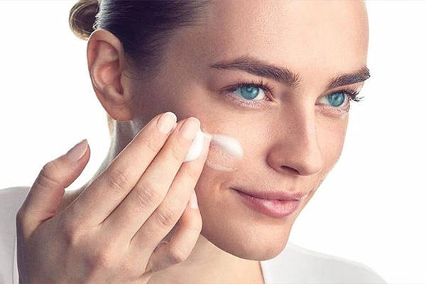 بهترین مرطوب کننده پوست چرب ایرانی