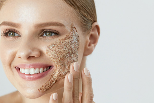 طرز استفاده از اسکراب پوست