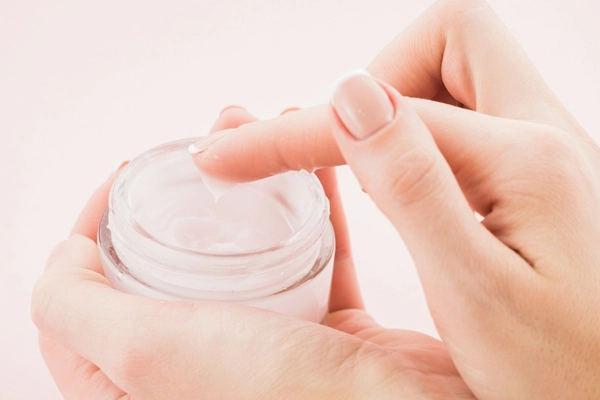 چگونه بهترین کرم روشن کننده را برای خود انتخاب کنیم