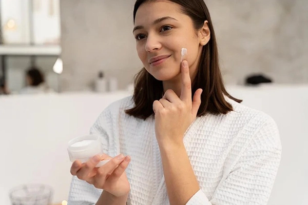 بهترین کرم‌های روشن کننده ایرانی