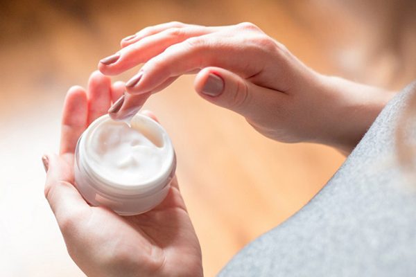 نحوه استفاده از کرم ضد لک